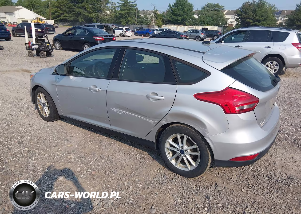2016 Ford Focus Se VIN:1FADP3K22GL263540 - 3