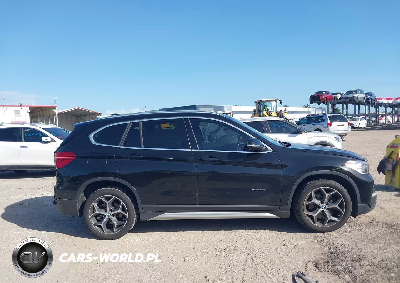 2018 BMW X1 xDrive28I VIN:WBXHT3C37J5L24782 - 13