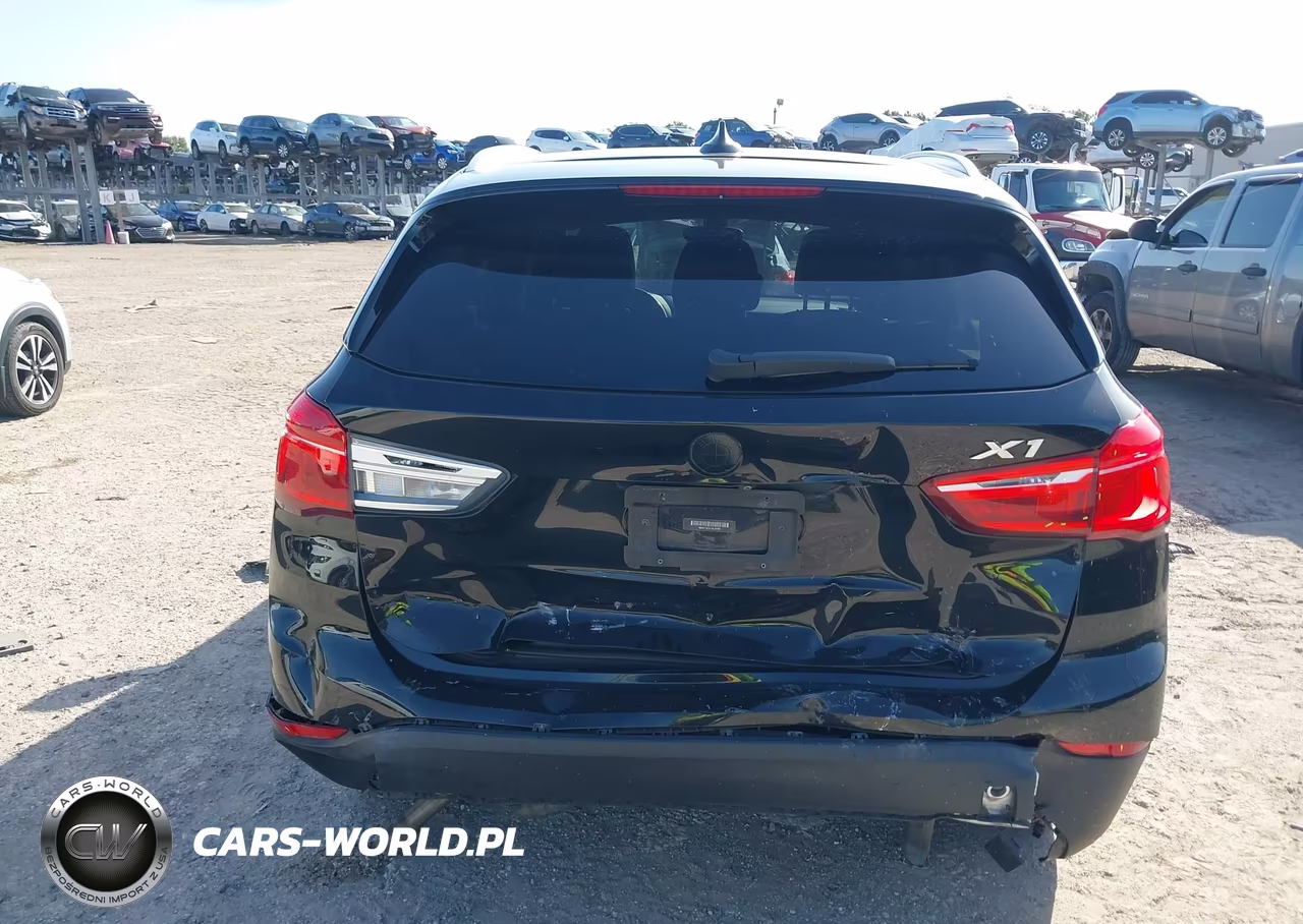 2018 BMW X1 xDrive28I VIN:WBXHT3C37J5L24782 - 16