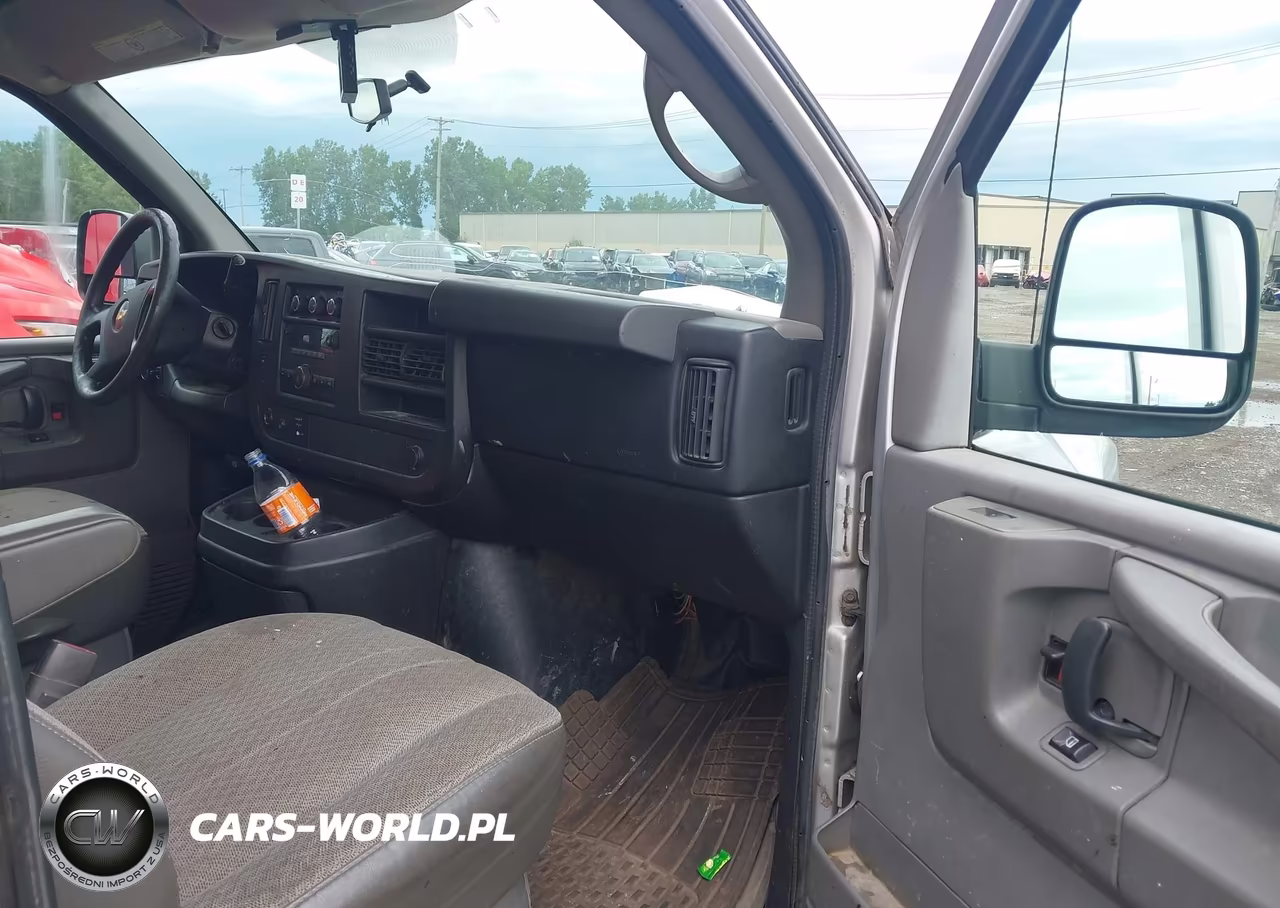 2012 Chevrolet Express 2500 Work Van VIN:1GCWGFCA1C1129019 - 5