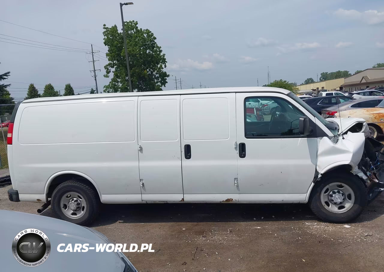 2015 Chevrolet Express 2500 Work Van VIN:1GCWGGCG3F1125259 - 13