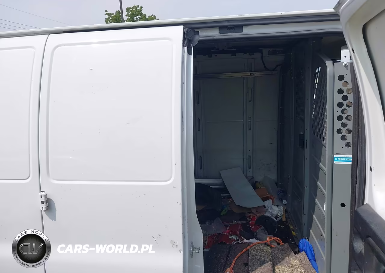 2015 Chevrolet Express 2500 Work Van VIN:1GCWGGCG3F1125259 - 8