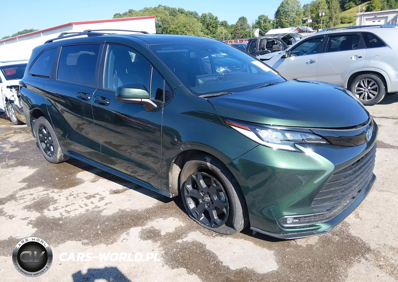 2025 Toyota Sienna Woodland Edition – zdjęcie 1 z 17