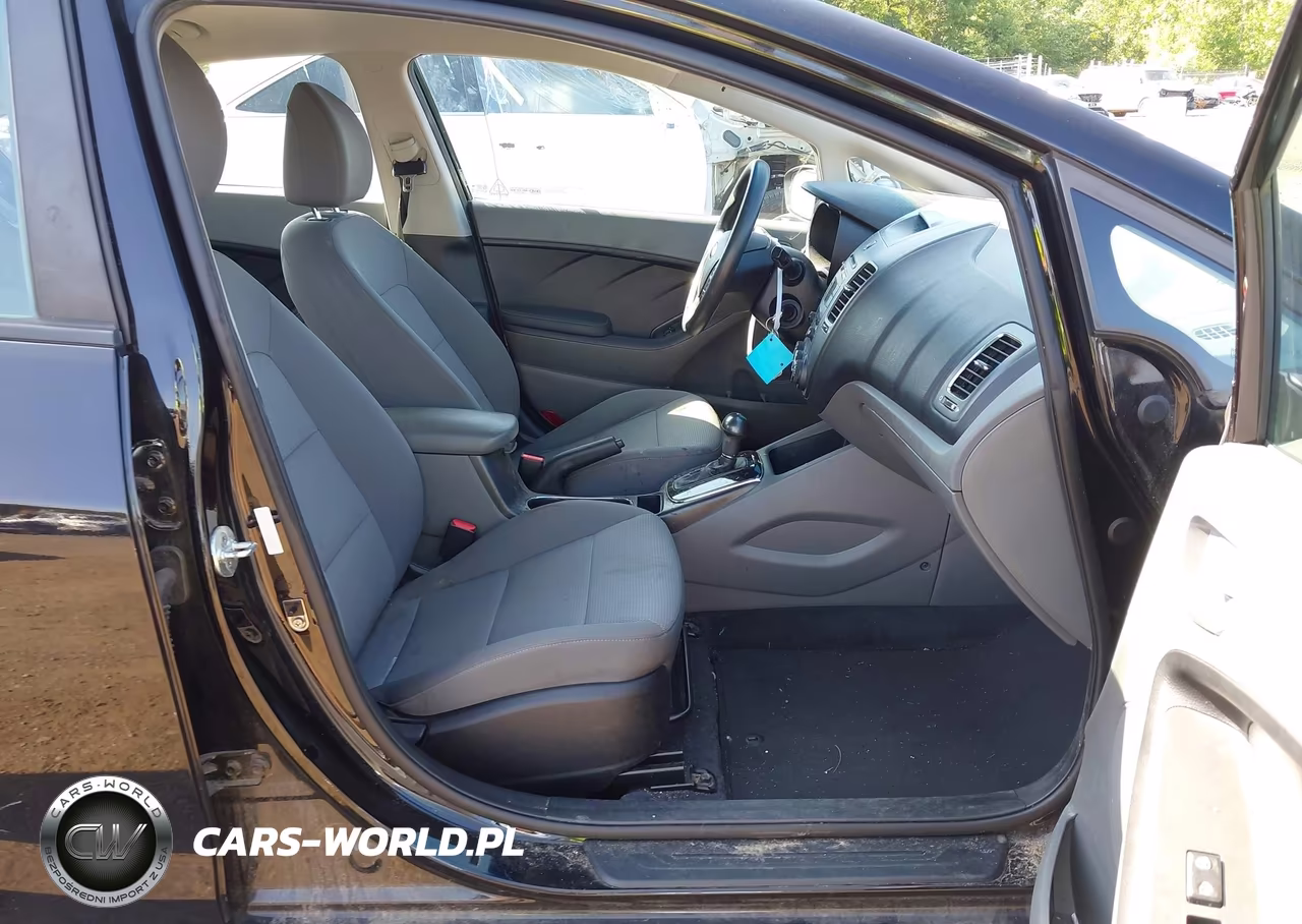 2018 Kia Forte Lx VIN:3KPFK4A78JE210006 - 5