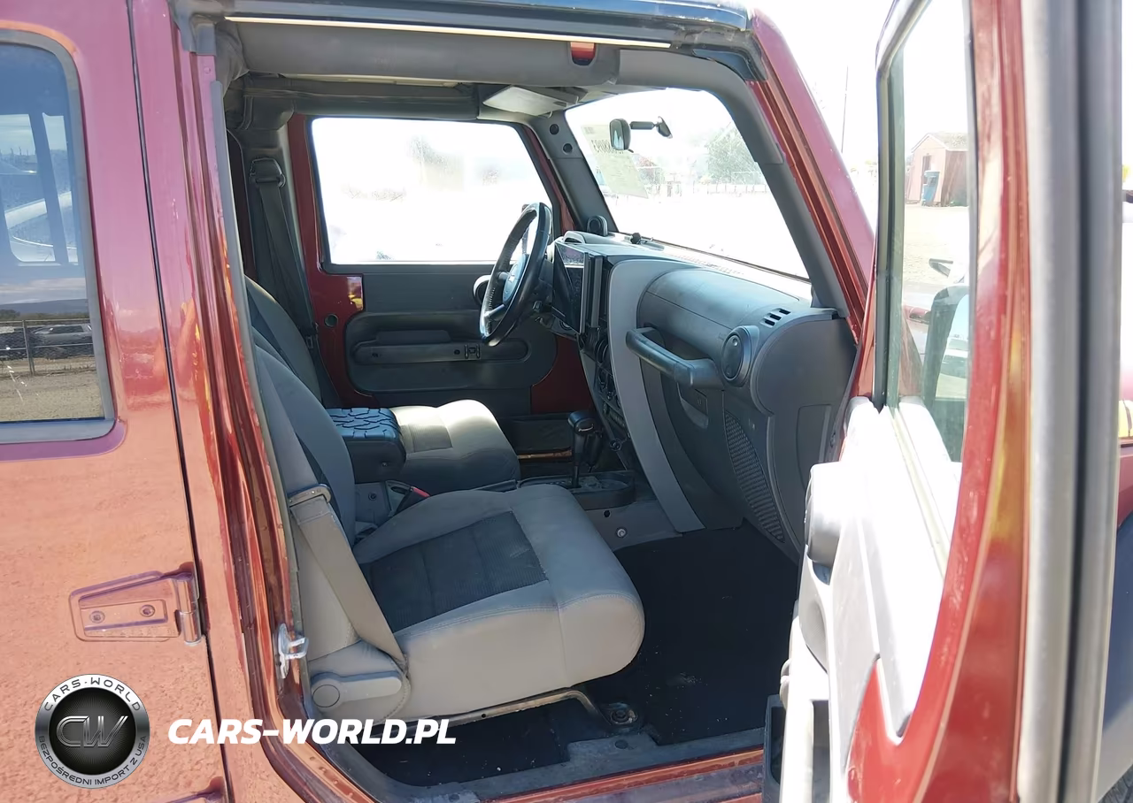 2008 Jeep Wrangler Unlimited X VIN:1J4GA39158L619528 - 5
