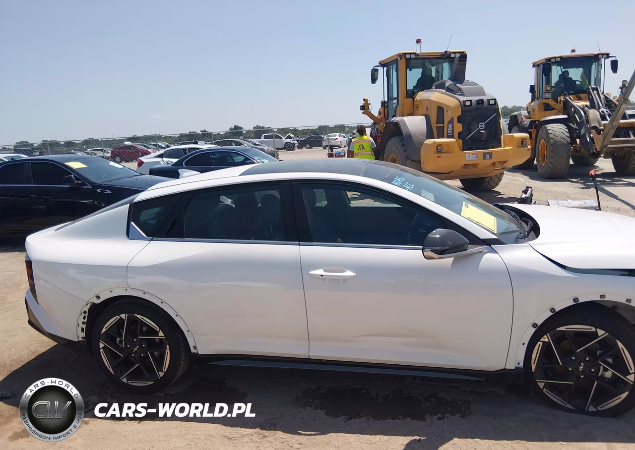 2026 Kia K4 Gt-Line VIN:3KPFW4DE2TE269148 - 12