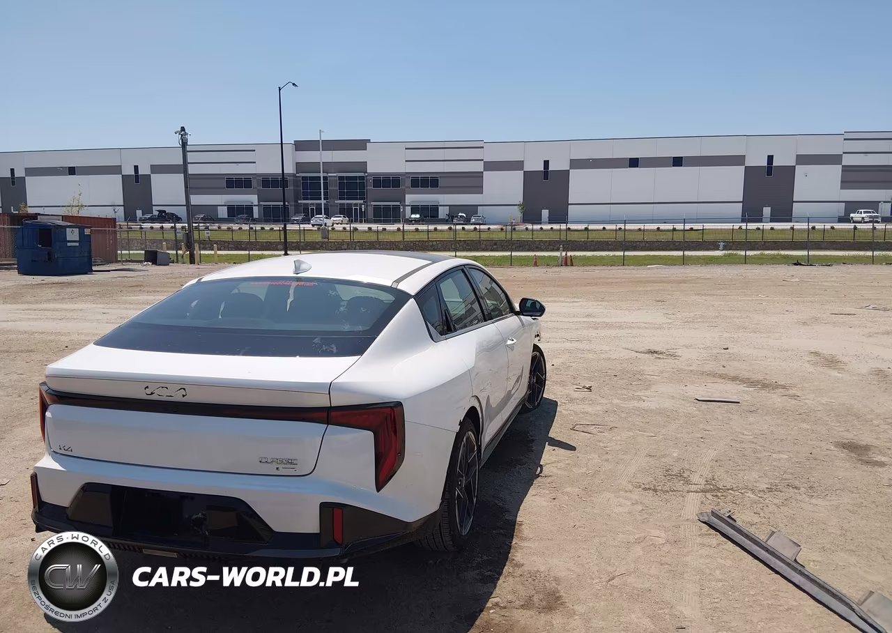 2026 Kia K4 Gt-Line VIN:3KPFW4DE2TE269148 - 4