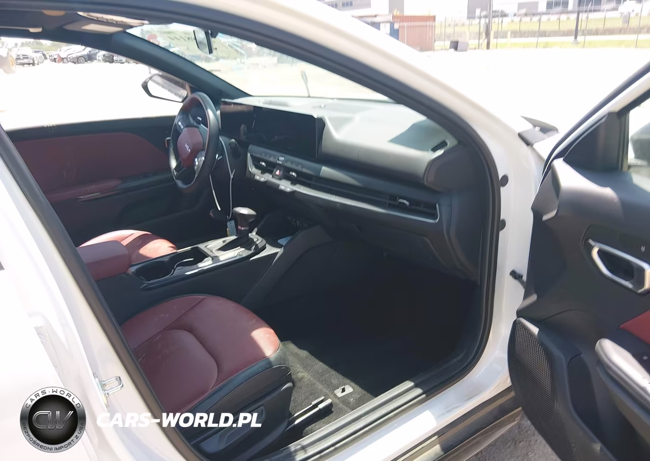 2026 Kia K4 Gt-Line VIN:3KPFW4DE2TE269148 - 5