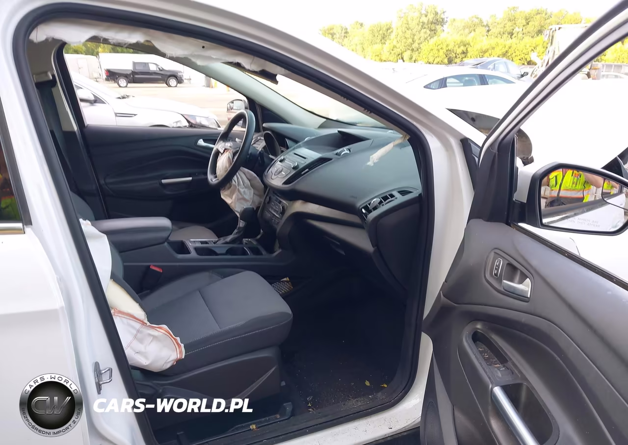 2017 Ford Escape Se VIN:1FMCU0GD3HUB03827 - 5