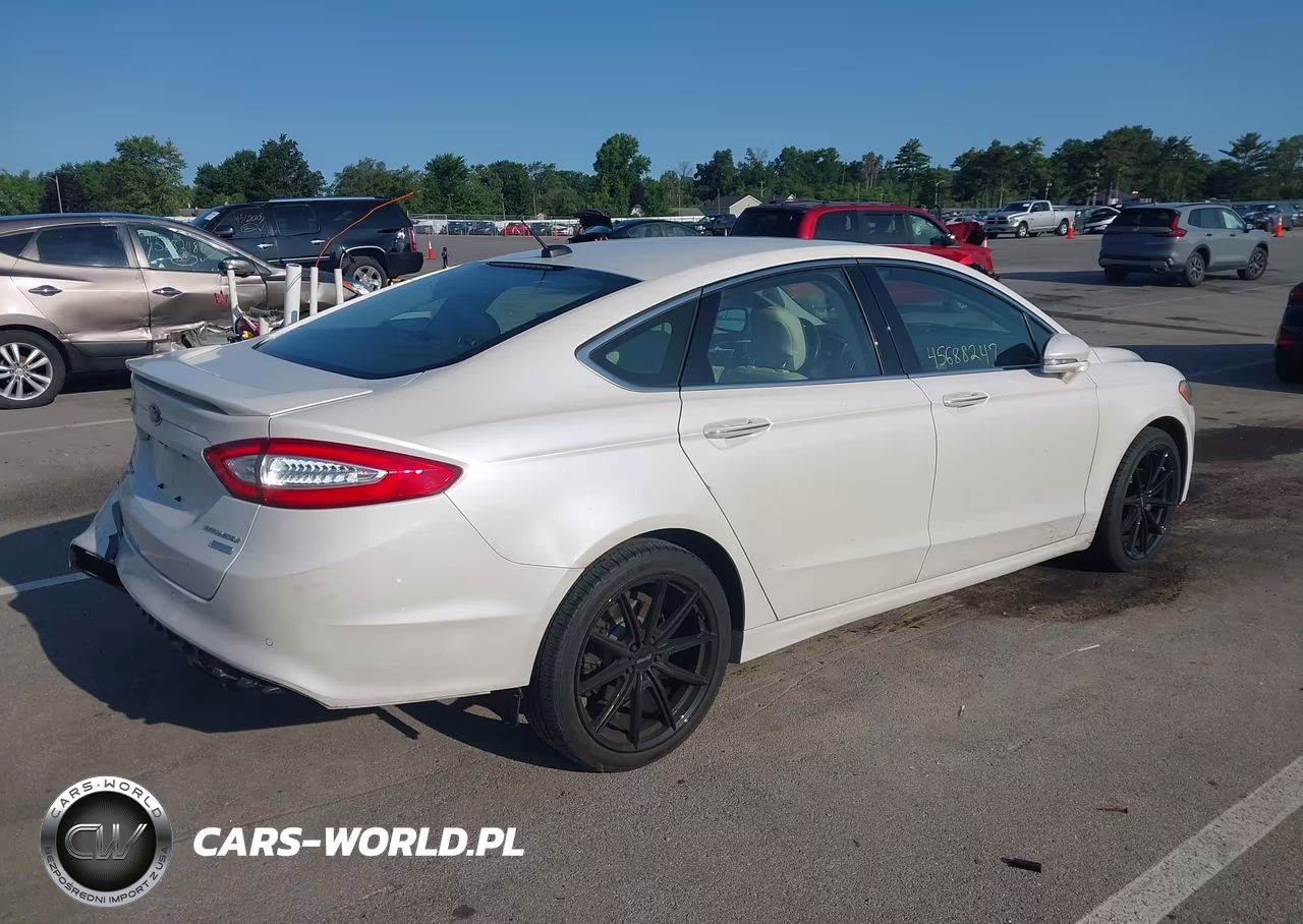 2015 Ford Fusion Titanium VIN:3FA6P0K92FR136050 - 4