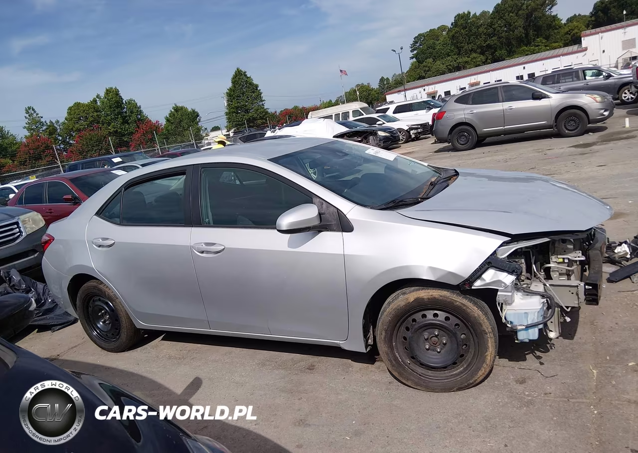 2018 Toyota Corolla Le VIN:5YFBURHE7JP752514 - 13