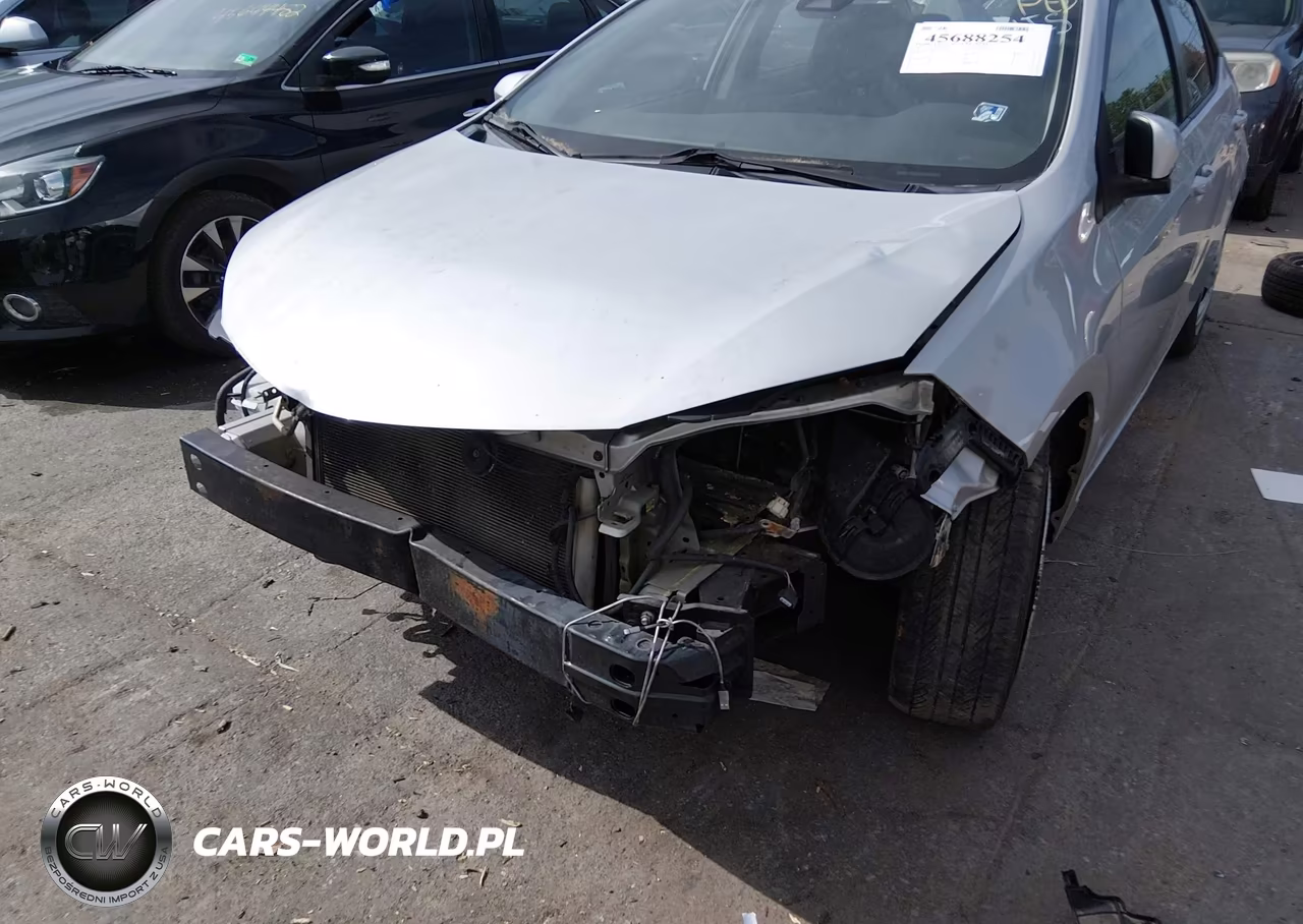 2018 Toyota Corolla Le VIN:5YFBURHE7JP752514 - 6
