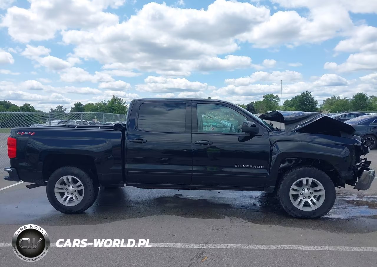 2018 Chevrolet Silverado 1500 1Lt VIN:3GCUKREC1JG638693 - 13
