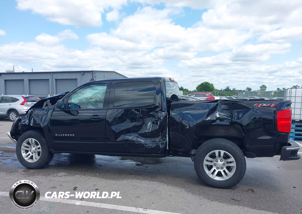 2018 Chevrolet Silverado 1500 1Lt VIN:3GCUKREC1JG638693 - 14
