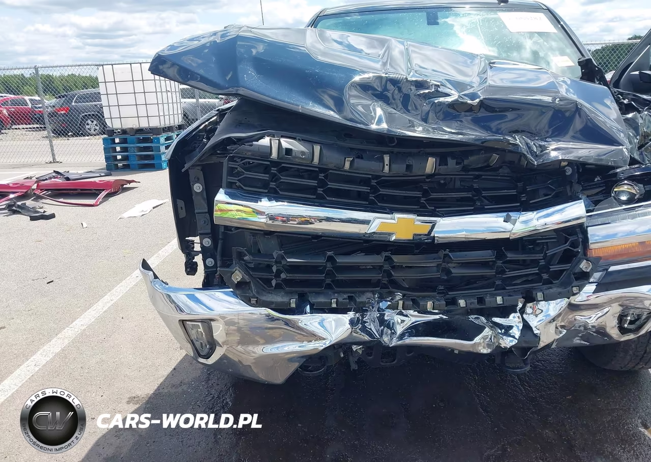 2018 Chevrolet Silverado 1500 1Lt VIN:3GCUKREC1JG638693 - 17