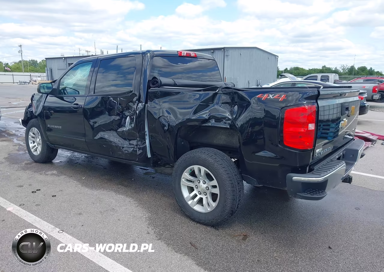 2018 Chevrolet Silverado 1500 1Lt VIN:3GCUKREC1JG638693 - 3
