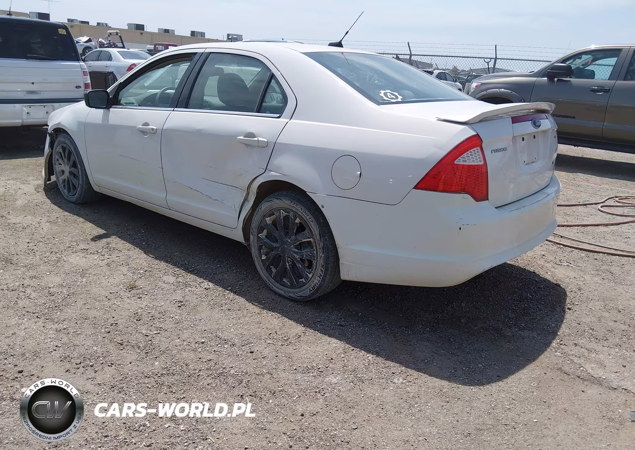 2010 Ford Fusion Se VIN:3FAHP0HA5AR370699 - 3