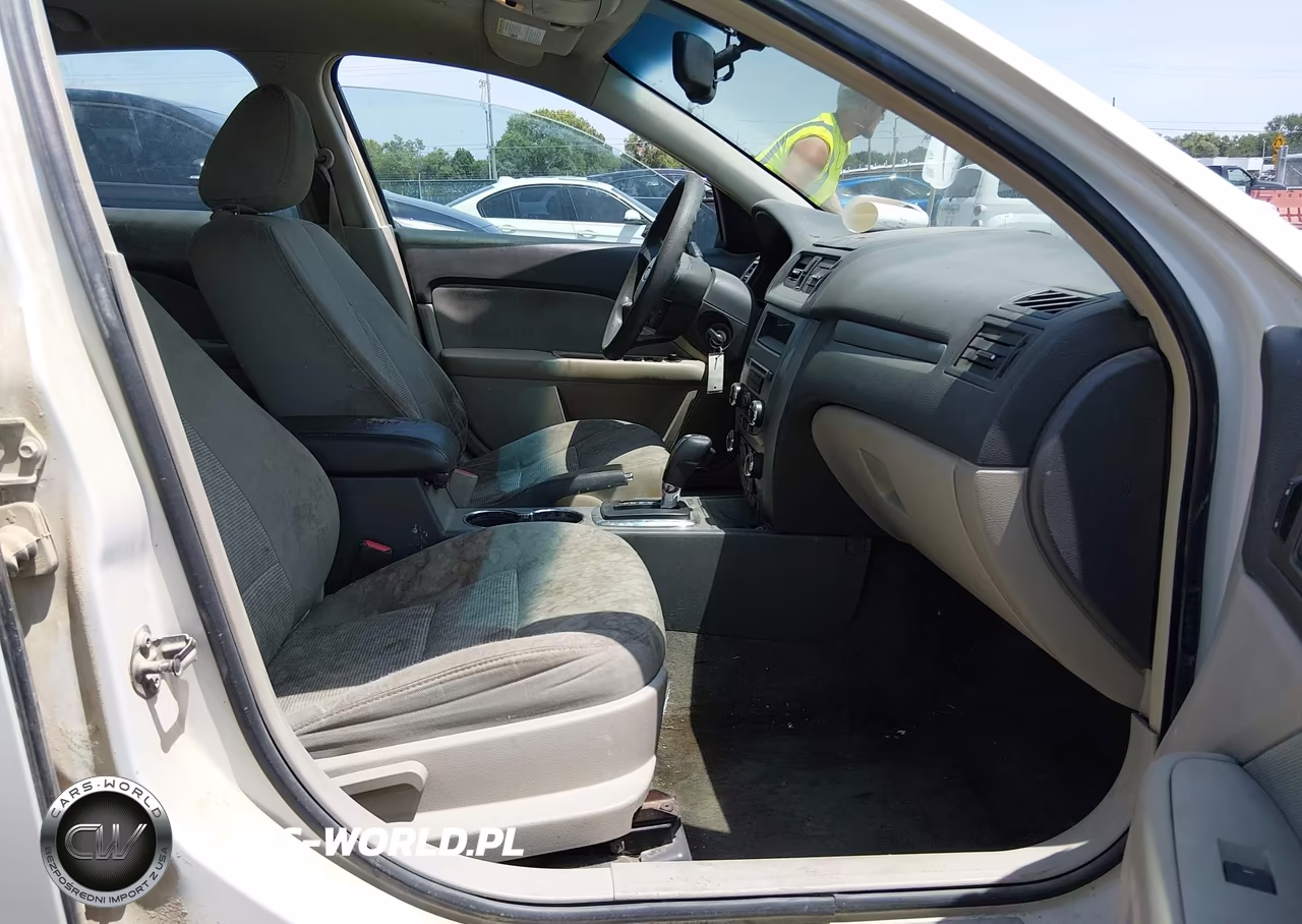 2010 Ford Fusion Se VIN:3FAHP0HA5AR370699 - 5