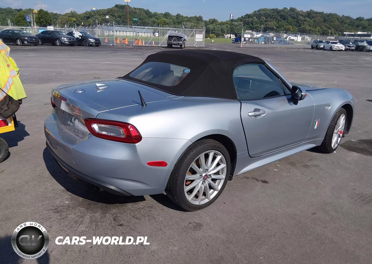 2019 Fiat 124 Spider Classica VIN:JC1NFAEK4K0141903 - 4