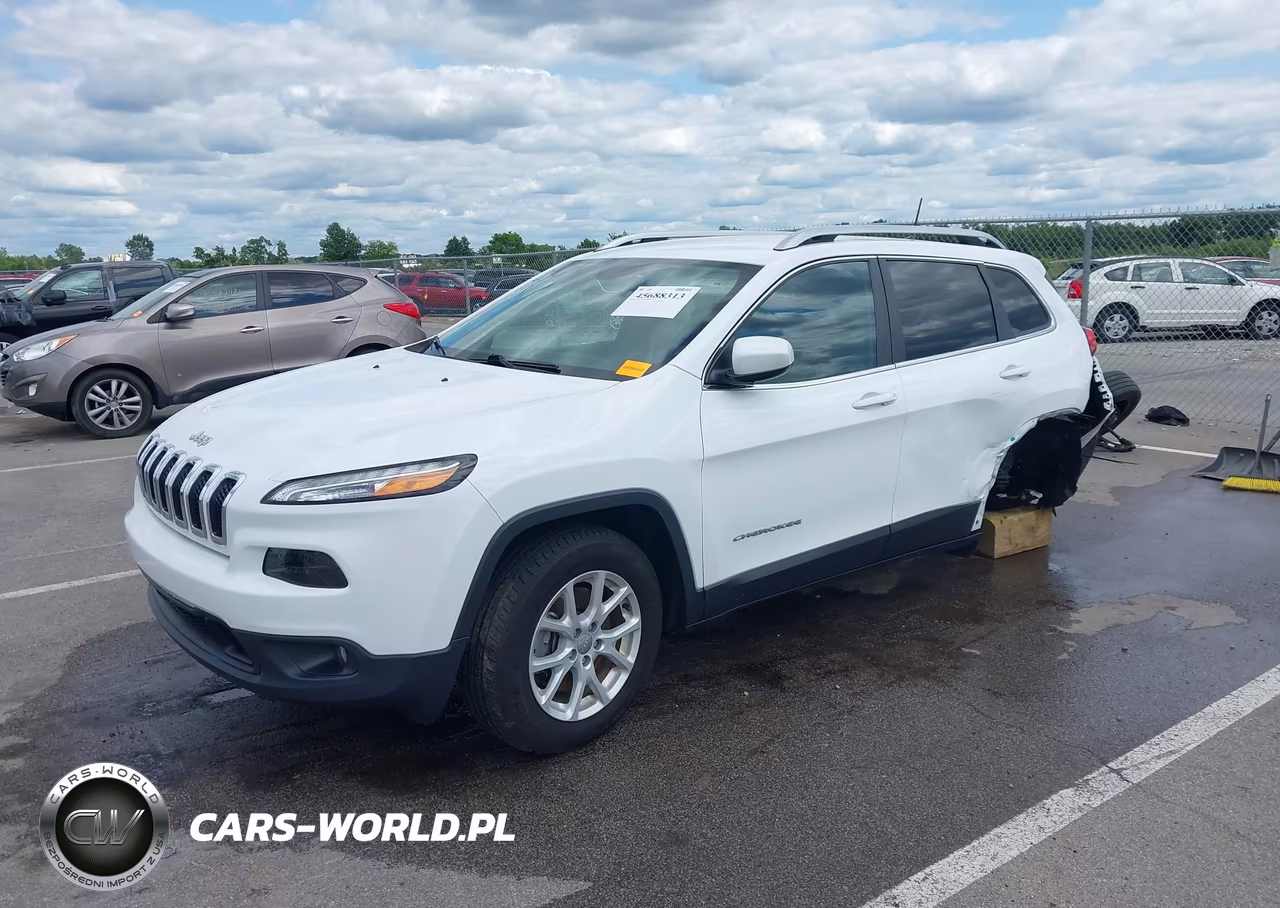 2017 Jeep Cherokee Latitude VIN:1C4PJMCS5HD216091 - 2