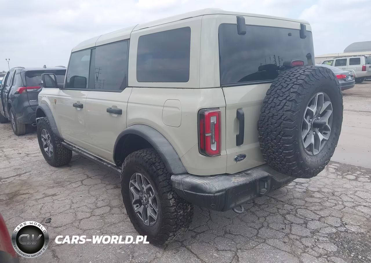 2025 Ford Bronco Badlands VIN:1FMEE9BP2SLB03102 - 3