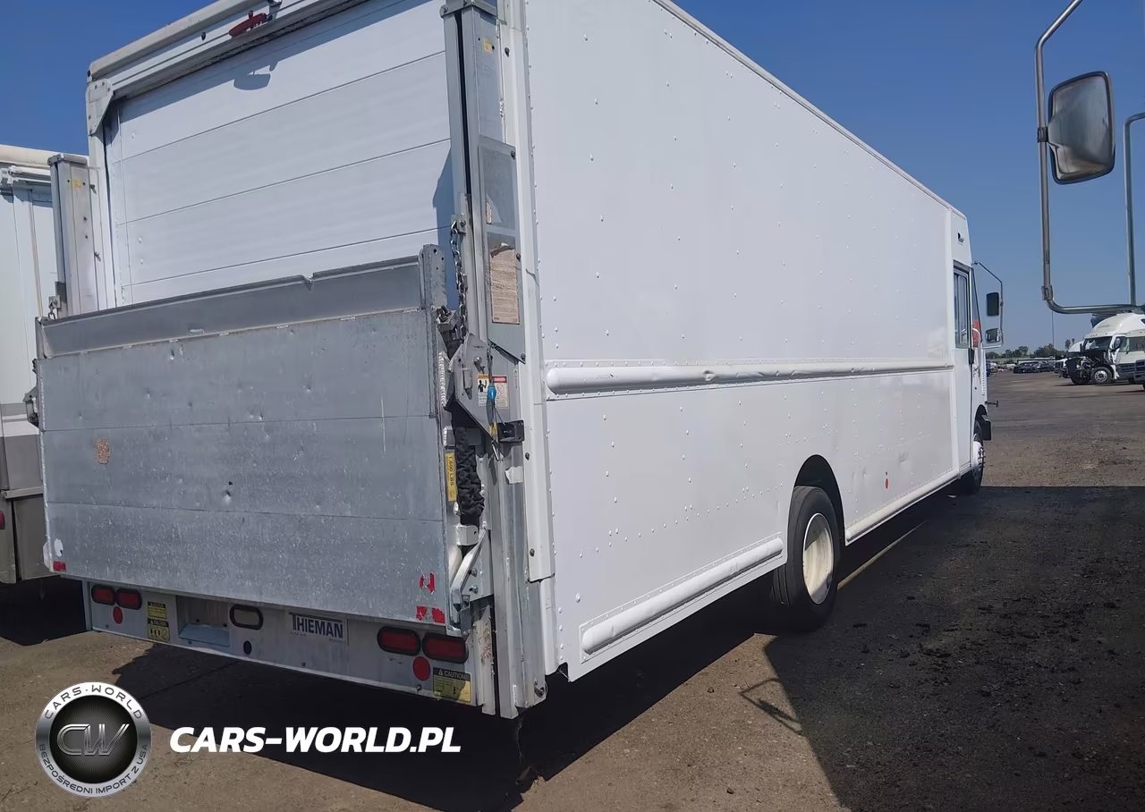 2014 Ford F-59 Commercial Stripped VIN:1F66F5KY0E0A07596 - 4