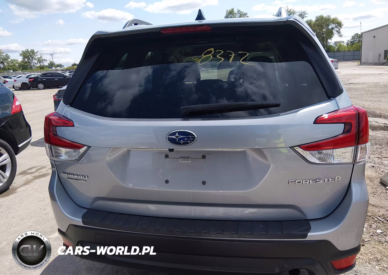 2024 Subaru Forester Premium VIN:JF2SKADC3RH450089 - 17