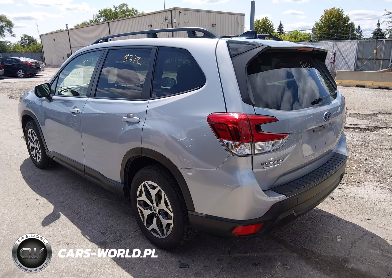 2024 Subaru Forester Premium VIN:JF2SKADC3RH450089 - 3