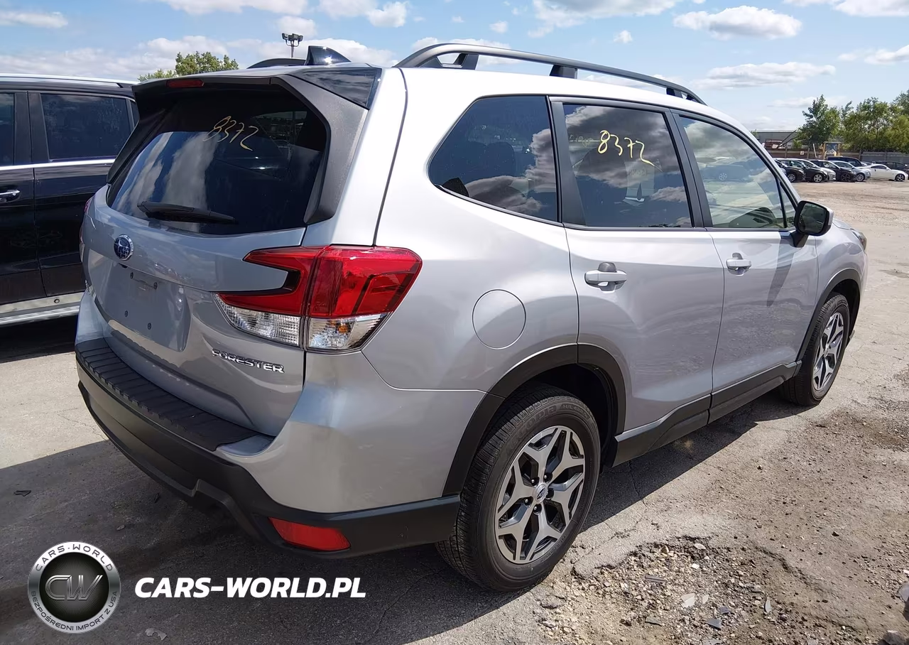2024 Subaru Forester Premium VIN:JF2SKADC3RH450089 - 4