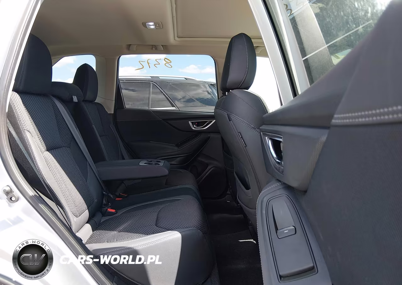 2024 Subaru Forester Premium VIN:JF2SKADC3RH450089 - 8