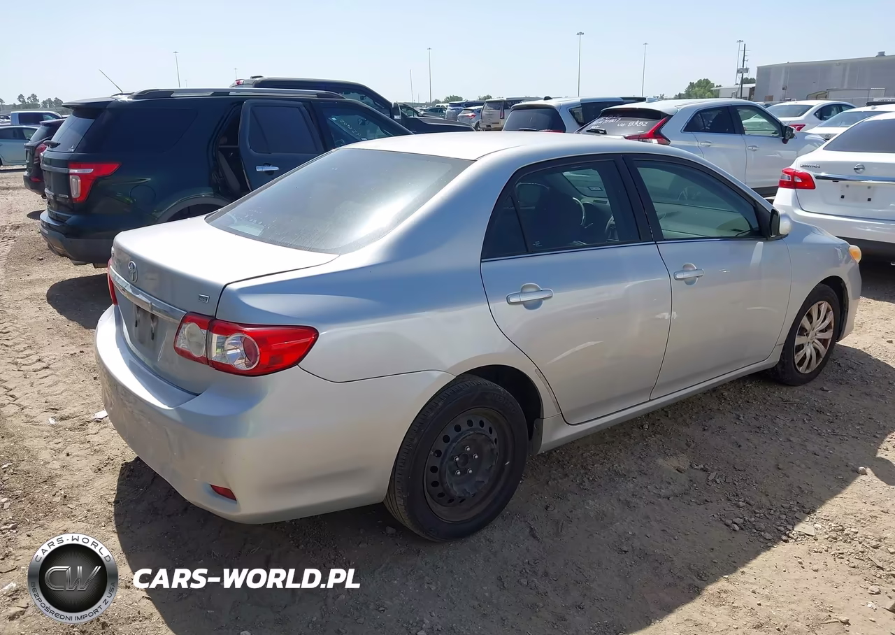 2013 Toyota Corolla Le VIN:5YFBU4EE9DP093511 - 4