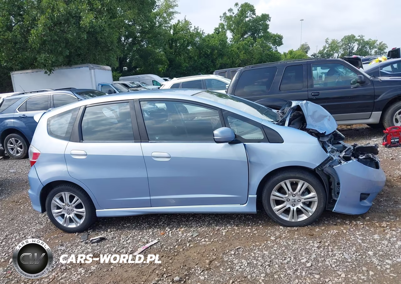 2009 Honda Fit Sport VIN:JHMGE88469S031694 - 13