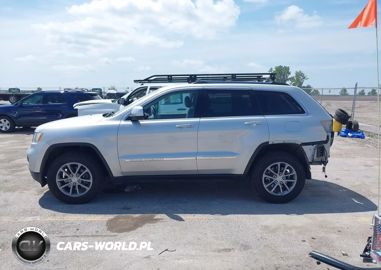 2013 Jeep Grand Cherokee Laredo VIN:1C4RJFAGXDC518303 - 14