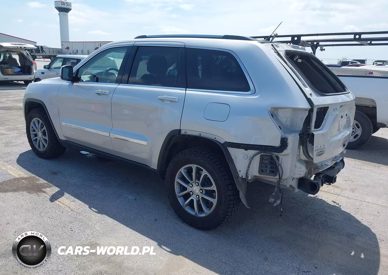 2013 Jeep Grand Cherokee Laredo VIN:1C4RJFAGXDC518303 - 3