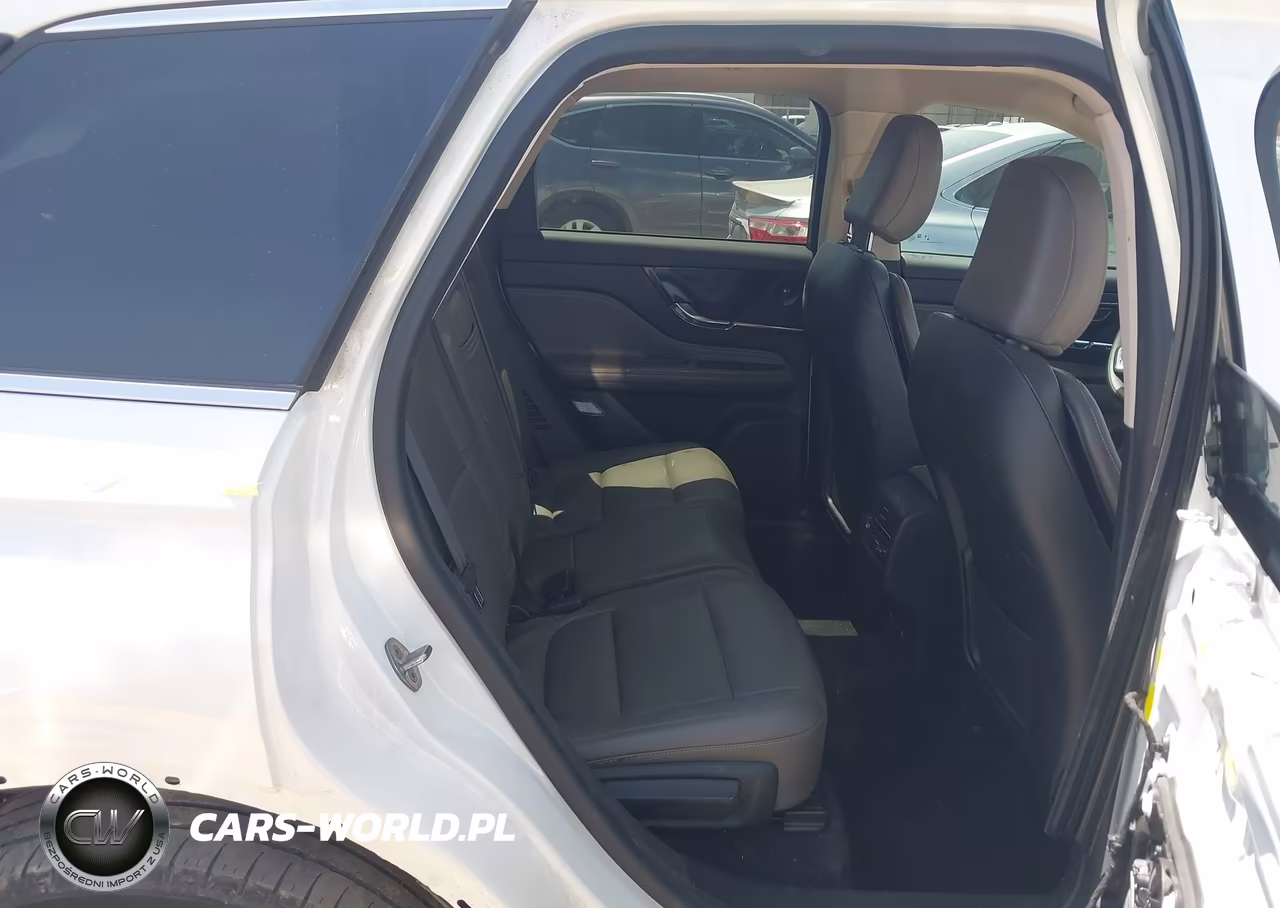 2023 Lincoln Corsair Standard VIN:5LMCJ1CA1PUL12585 - 8
