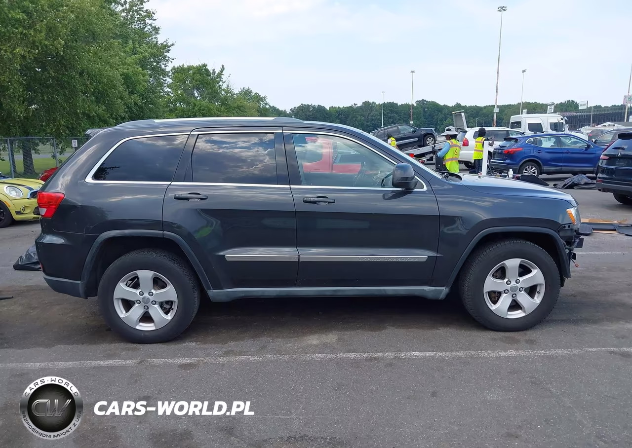 2011 Jeep Grand Cherokee Laredo VIN:1J4RR4GG0BC736617 - 14