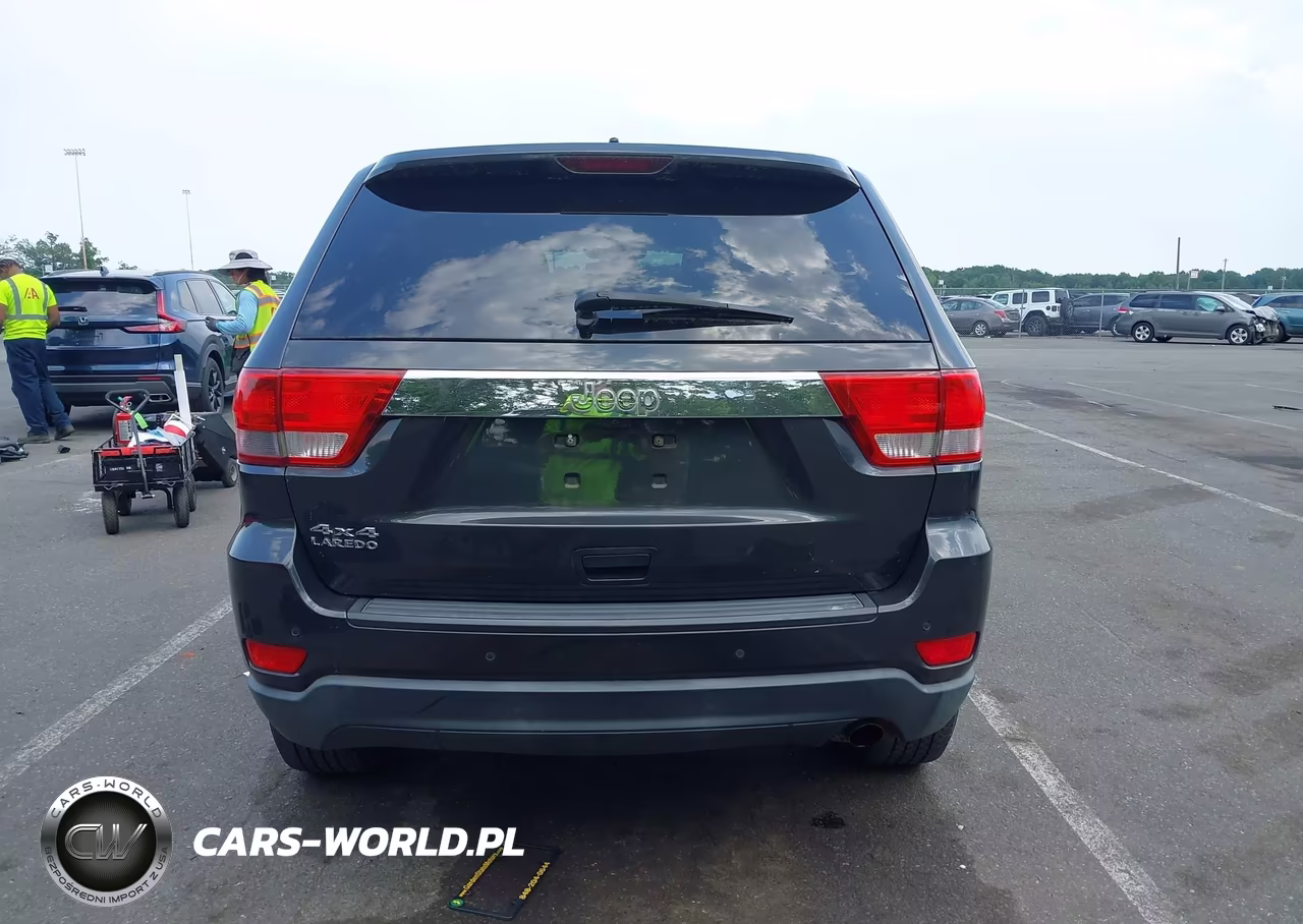 2011 Jeep Grand Cherokee Laredo VIN:1J4RR4GG0BC736617 - 17
