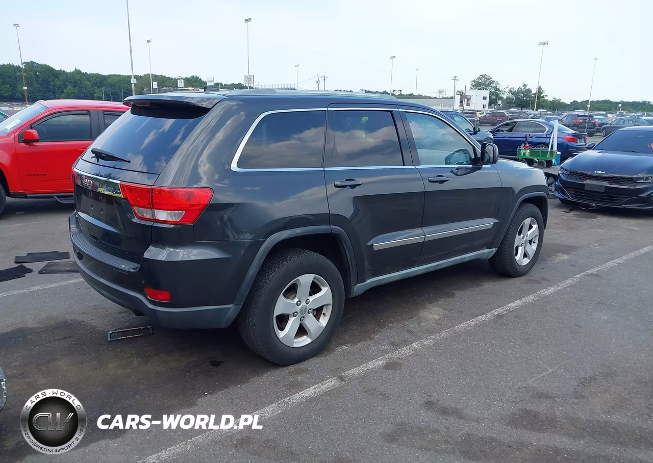 2011 Jeep Grand Cherokee Laredo VIN:1J4RR4GG0BC736617 - 4