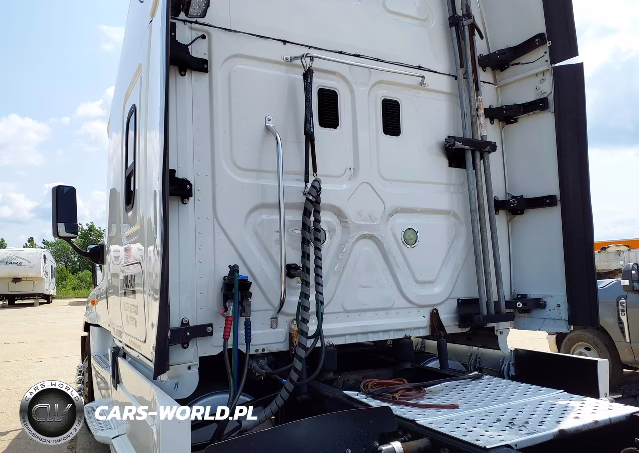 2014 Freightliner Cascadia 125 VIN:3AKJGLD50ESFL5083 - 12
