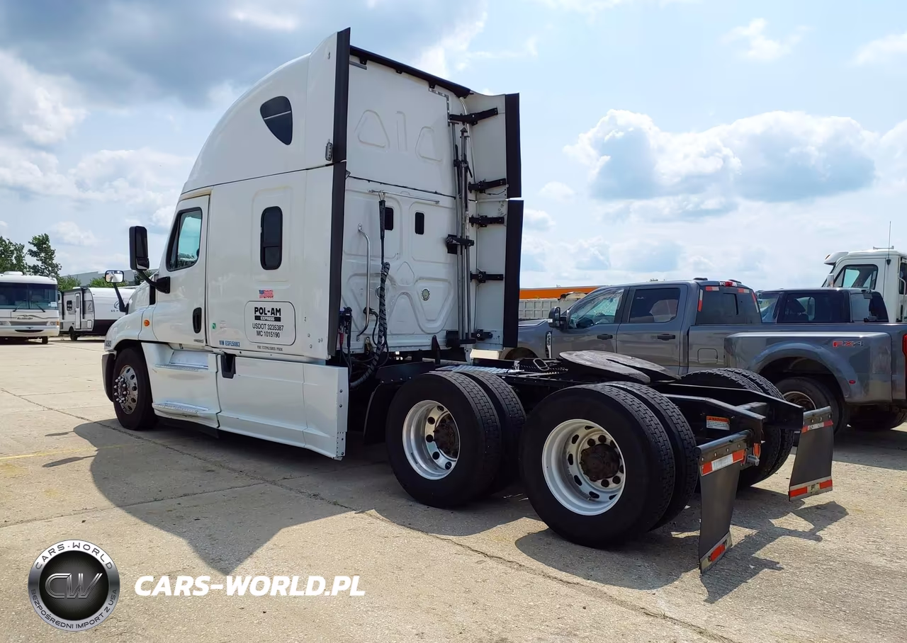 2014 Freightliner Cascadia 125 VIN:3AKJGLD50ESFL5083 - 3
