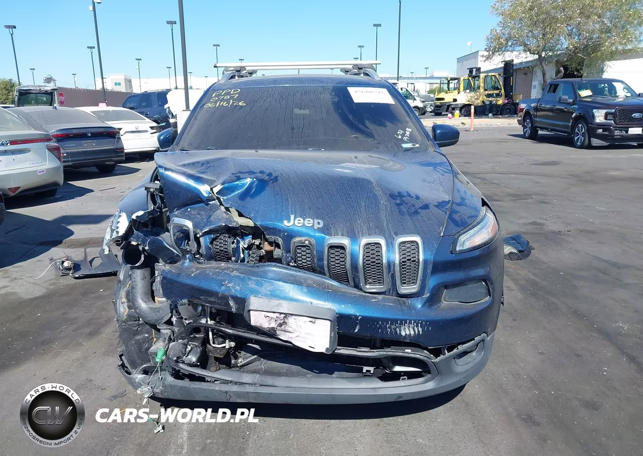 2018 Jeep Cherokee Latitude Plus 4X4 VIN:1C4PJMLXXJD530787 - 12
