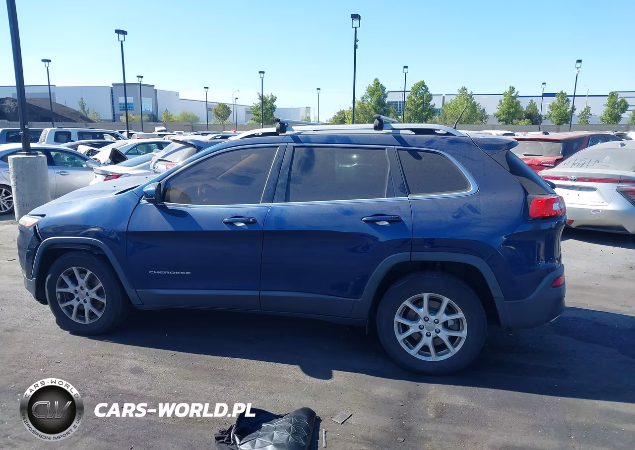 2018 Jeep Cherokee Latitude Plus 4X4 VIN:1C4PJMLXXJD530787 - 14