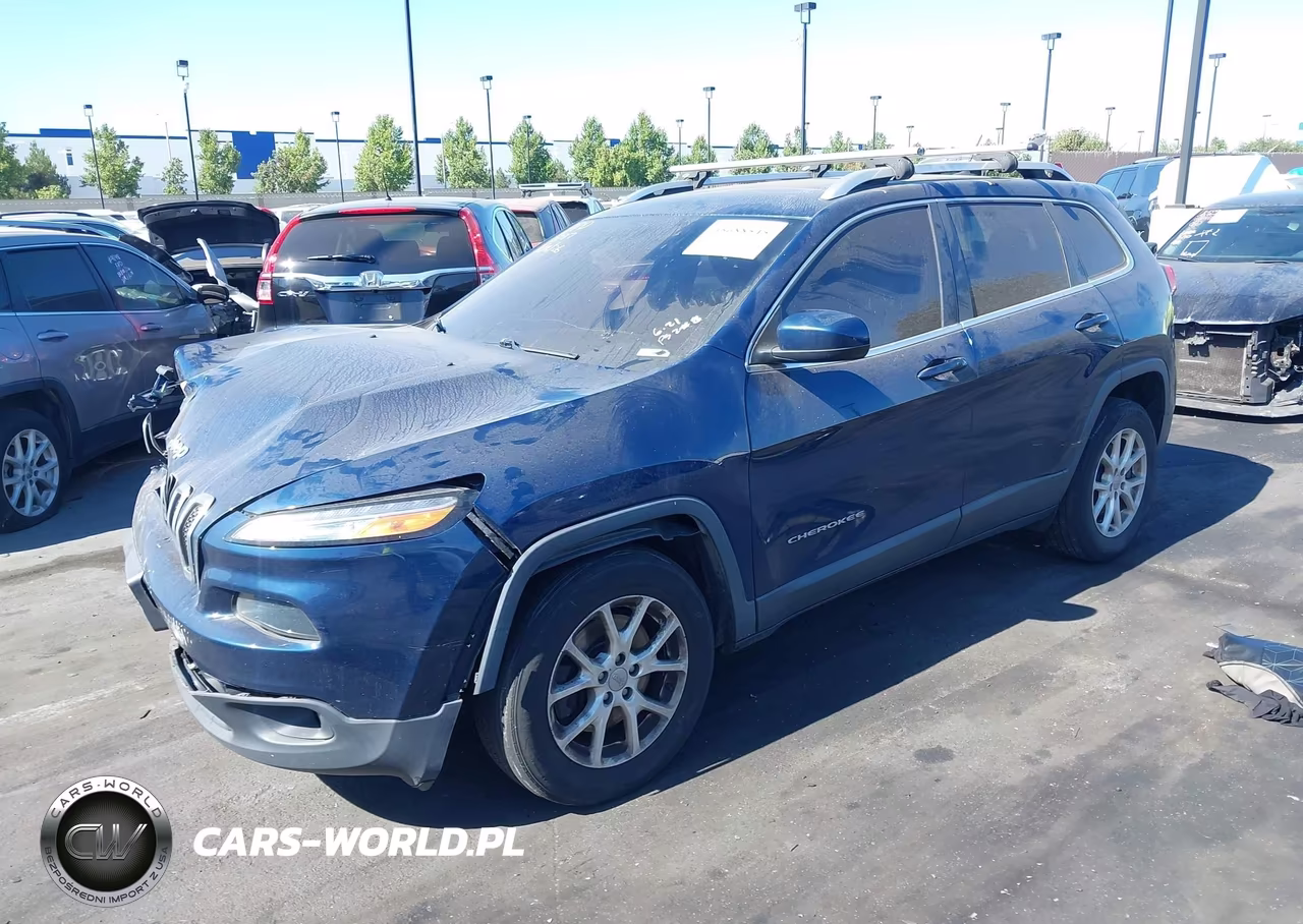 2018 Jeep Cherokee Latitude Plus 4X4 VIN:1C4PJMLXXJD530787 - 2