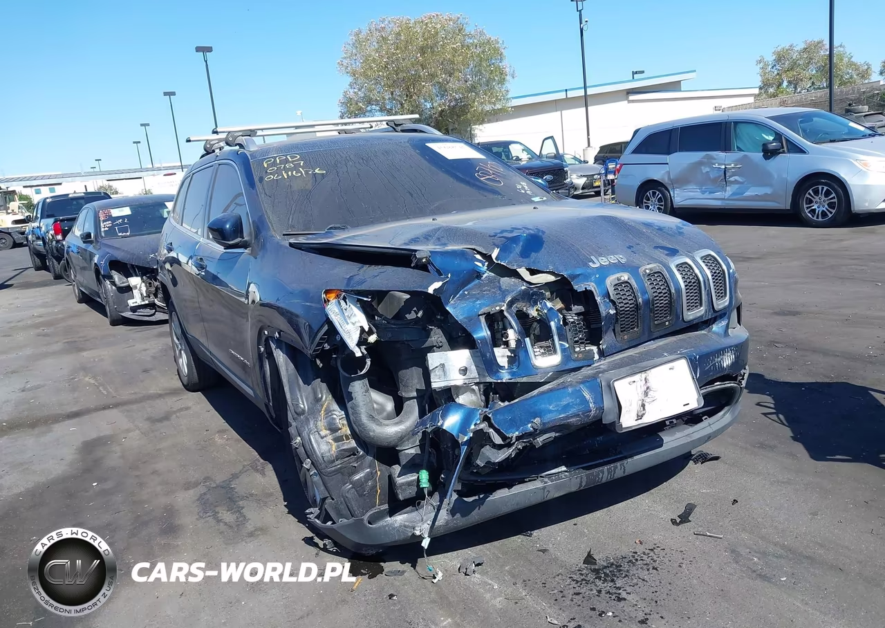 2018 Jeep Cherokee Latitude Plus 4X4 VIN:1C4PJMLXXJD530787 - 6