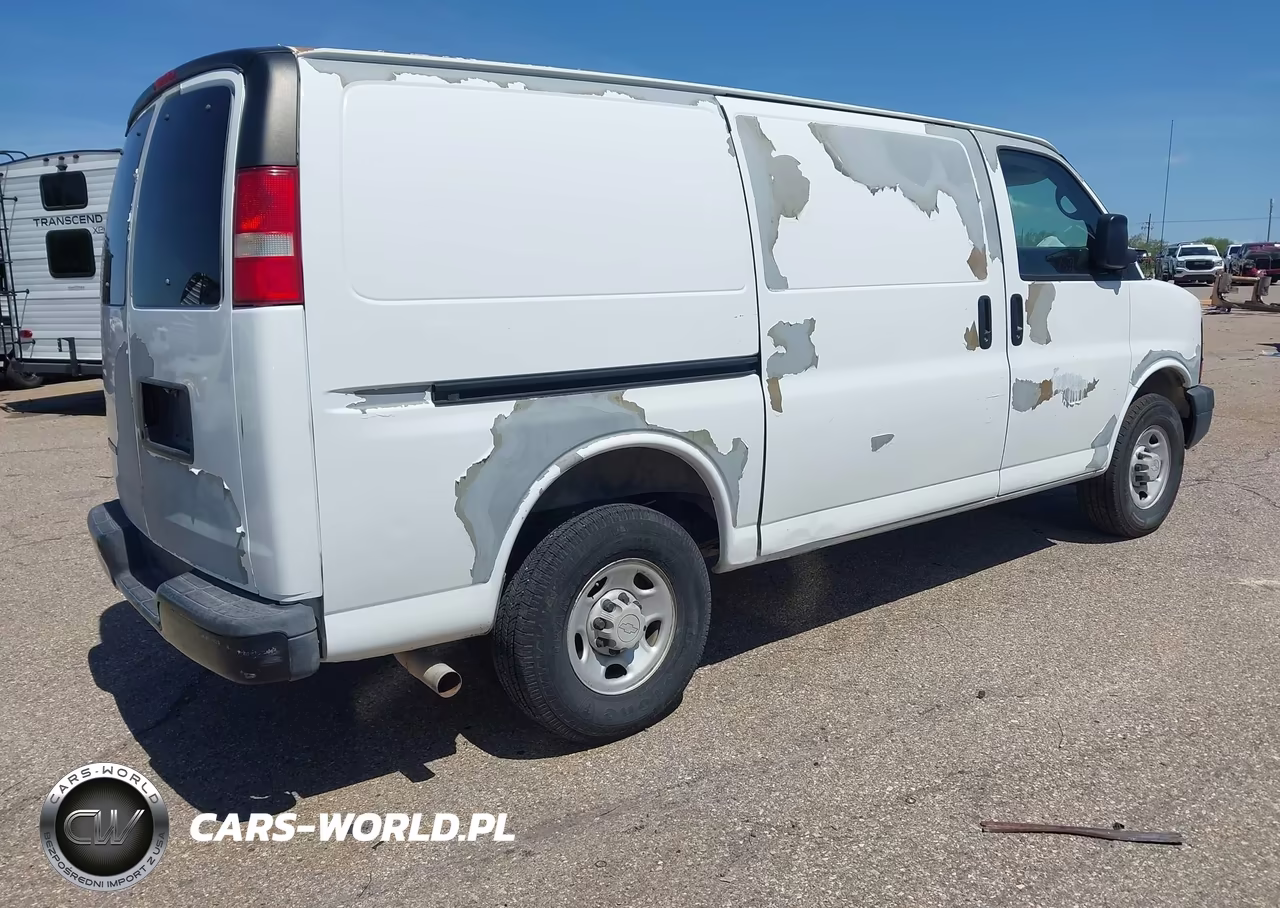 2008 Chevrolet Express Work Van VIN:1GCHG35C381182561 - 4