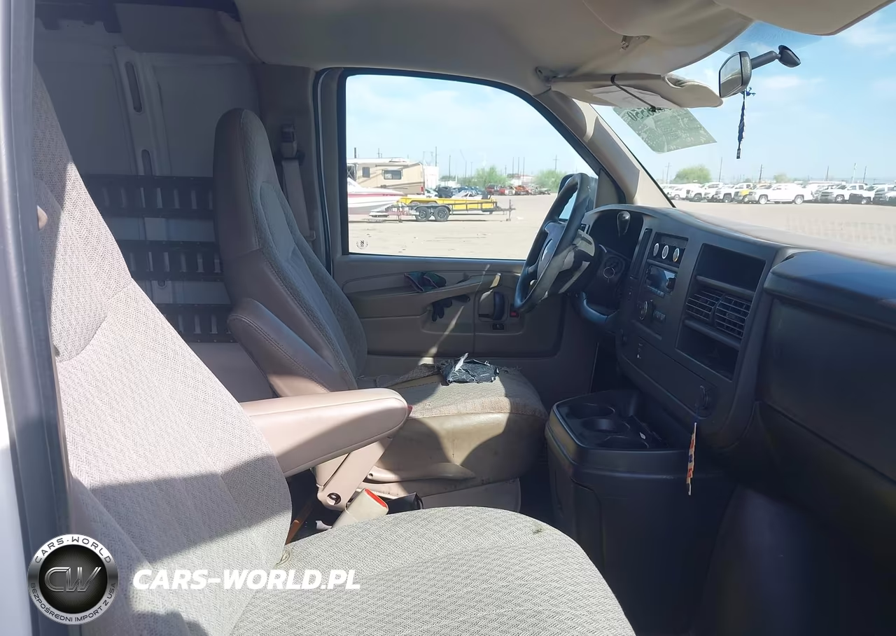 2008 Chevrolet Express Work Van VIN:1GCHG35C381182561 - 5