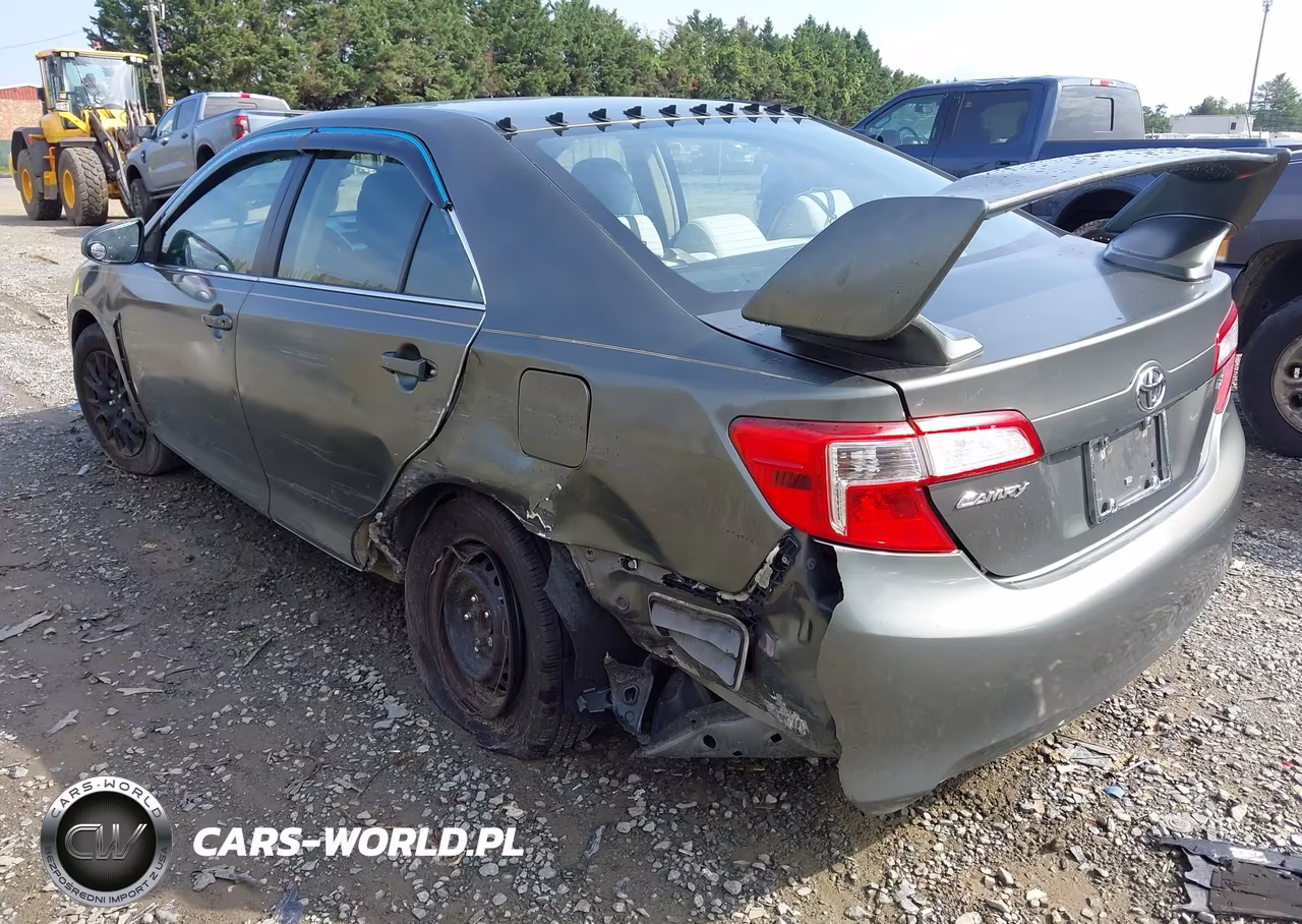 2014 Toyota Camry Le VIN:4T1BF1FK1EU870888 - 3