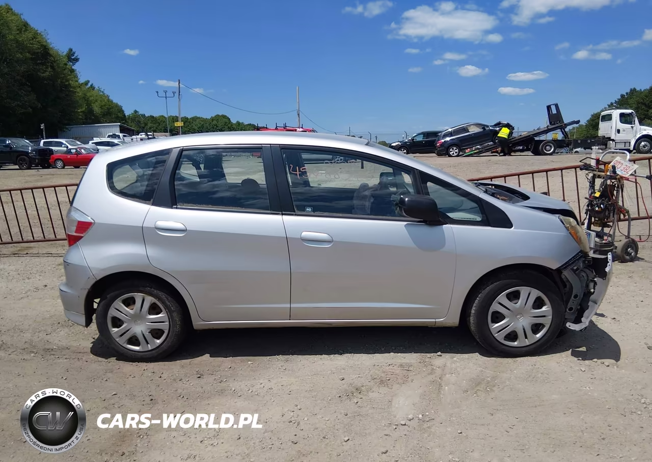 2011 Honda Fit VIN:JHMGE8H31BC028600 - 13