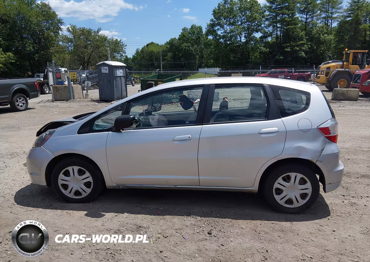 2011 Honda Fit VIN:JHMGE8H31BC028600 - 14