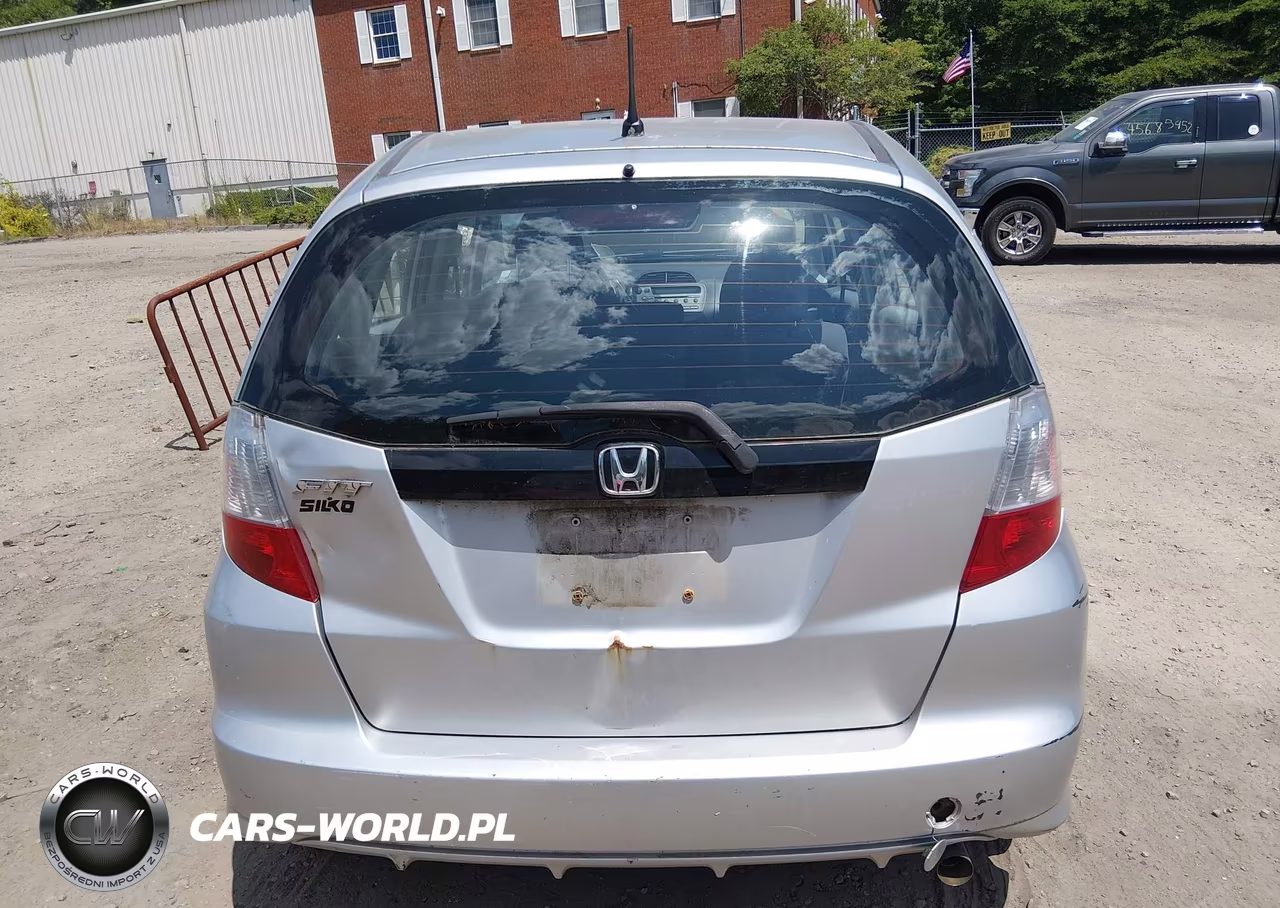 2011 Honda Fit VIN:JHMGE8H31BC028600 - 16